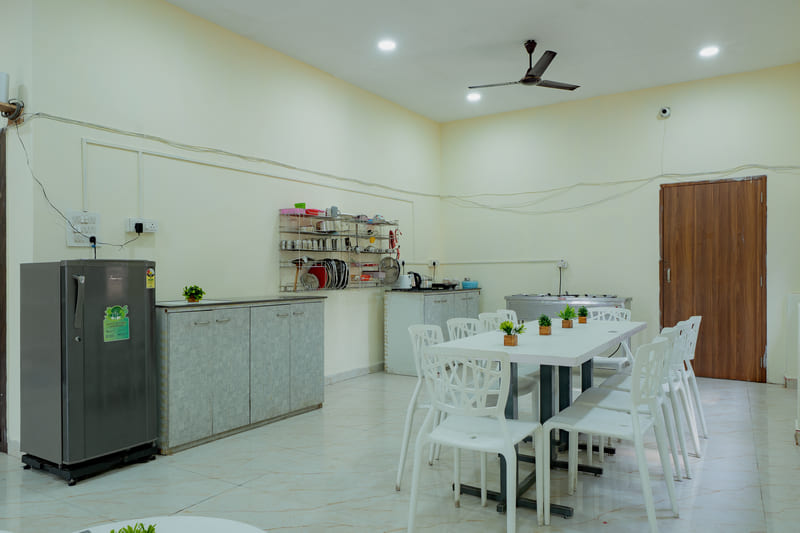 Koliving Ultra Luxurious Girls PG in Bhawanipur