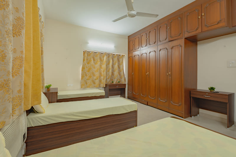 Koliving Park Street Ultra-Luxurious Girls PG