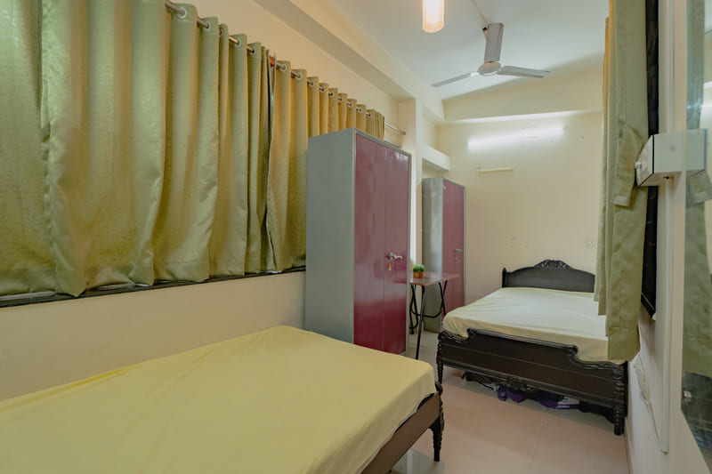 Koliving Park Street Ultra-Luxurious Girls PG